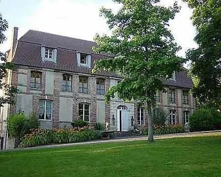 Дом отдыха Le Manoir Des Parcs, Piscine Chauffee Ouilly-le-Vicomte